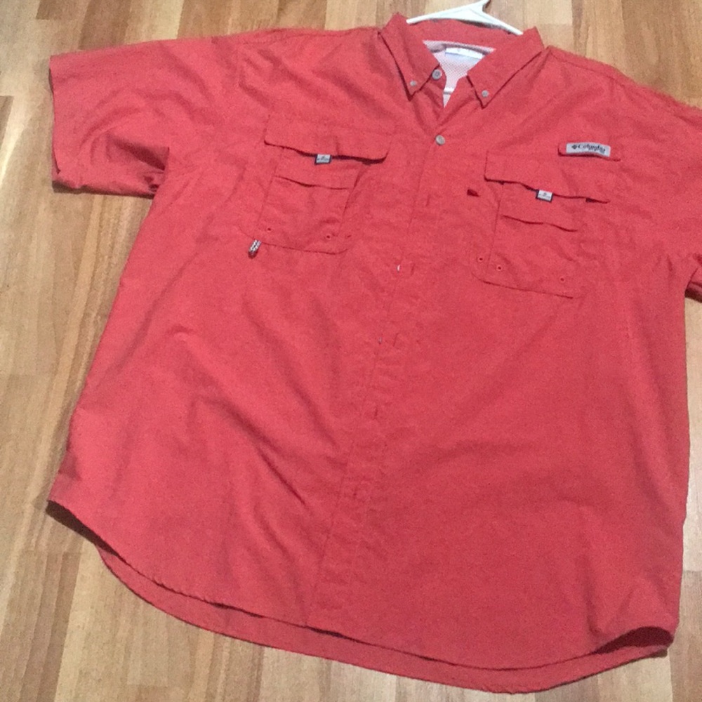 Men’s Columbia shirt